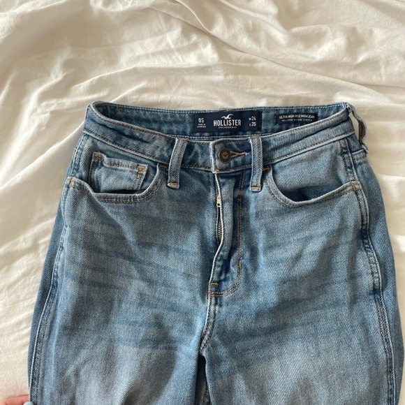 Hollister Ultra High Rise Mom Jean 0 Short - Picture 4 of 6